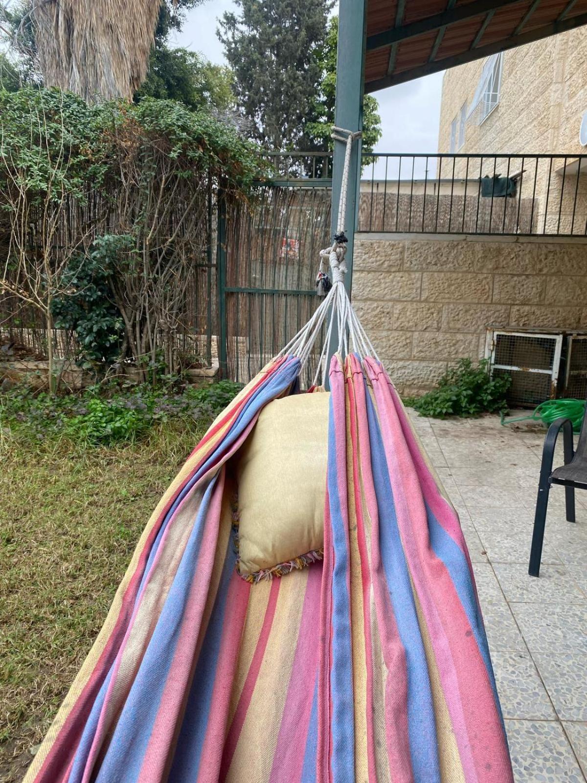 דירת גן מרווחת במיקום מעולה עם נטפליקס חינמי Apartment Ma'ale Adumim Luaran gambar
