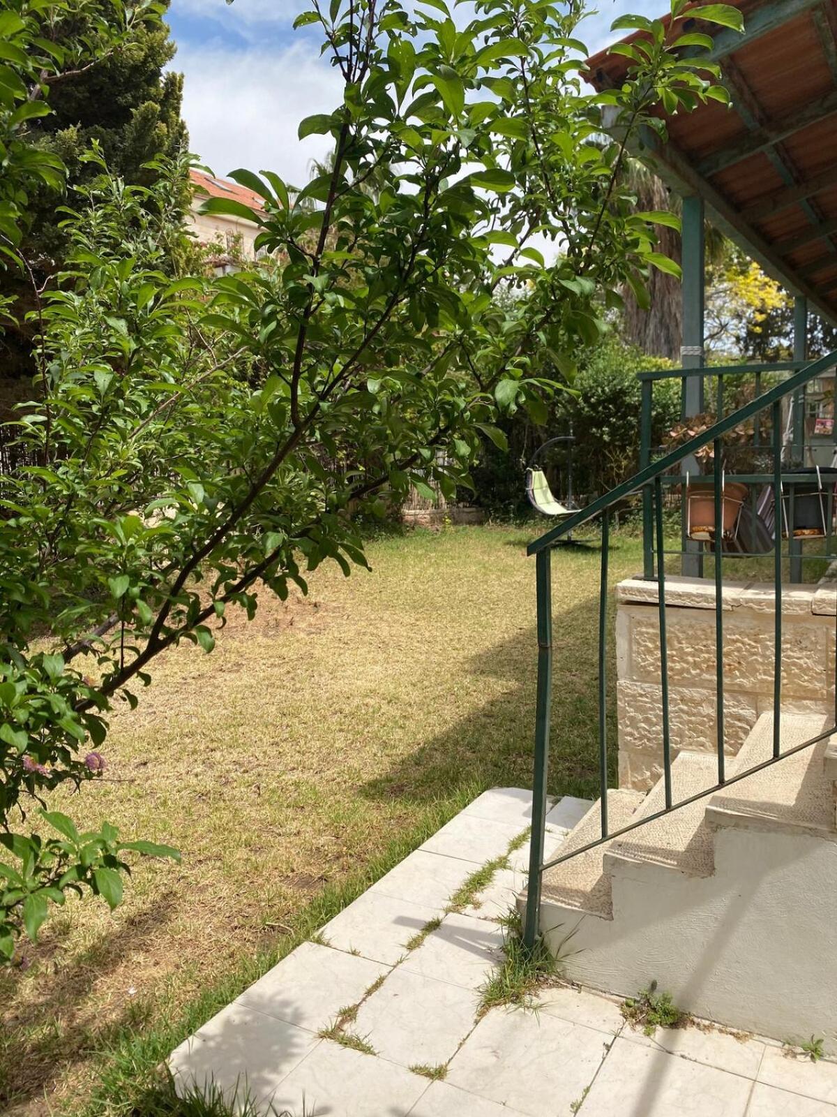 דירת גן מרווחת במיקום מעולה עם נטפליקס חינמי Apartment Ma'ale Adumim Luaran gambar