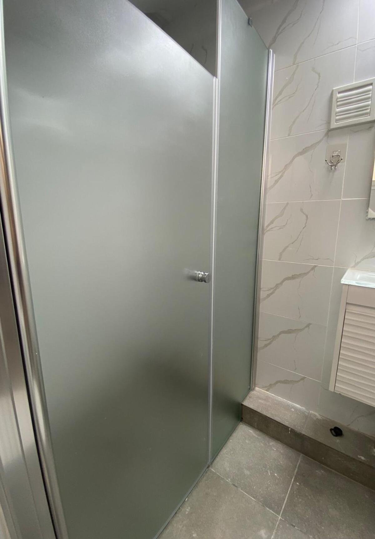 דירת גן מרווחת במיקום מעולה עם נטפליקס חינמי Apartment Ma'ale Adumim Luaran gambar